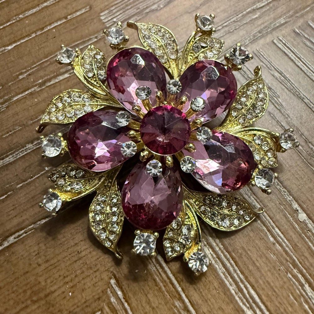 Elegant Pink and Gold Floral Brooch